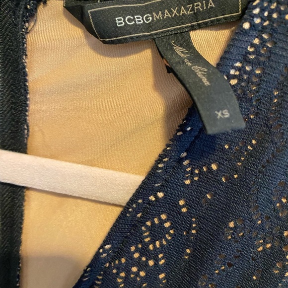 Xs black sleeveless dress with peplum waist. BCBG maxazria - Picture 3 of 3